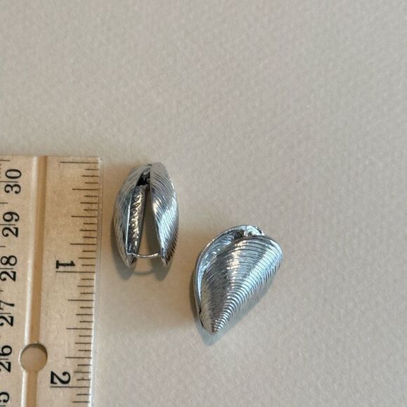 Silver Shell Earrings #1549 - Picture 4 of 4